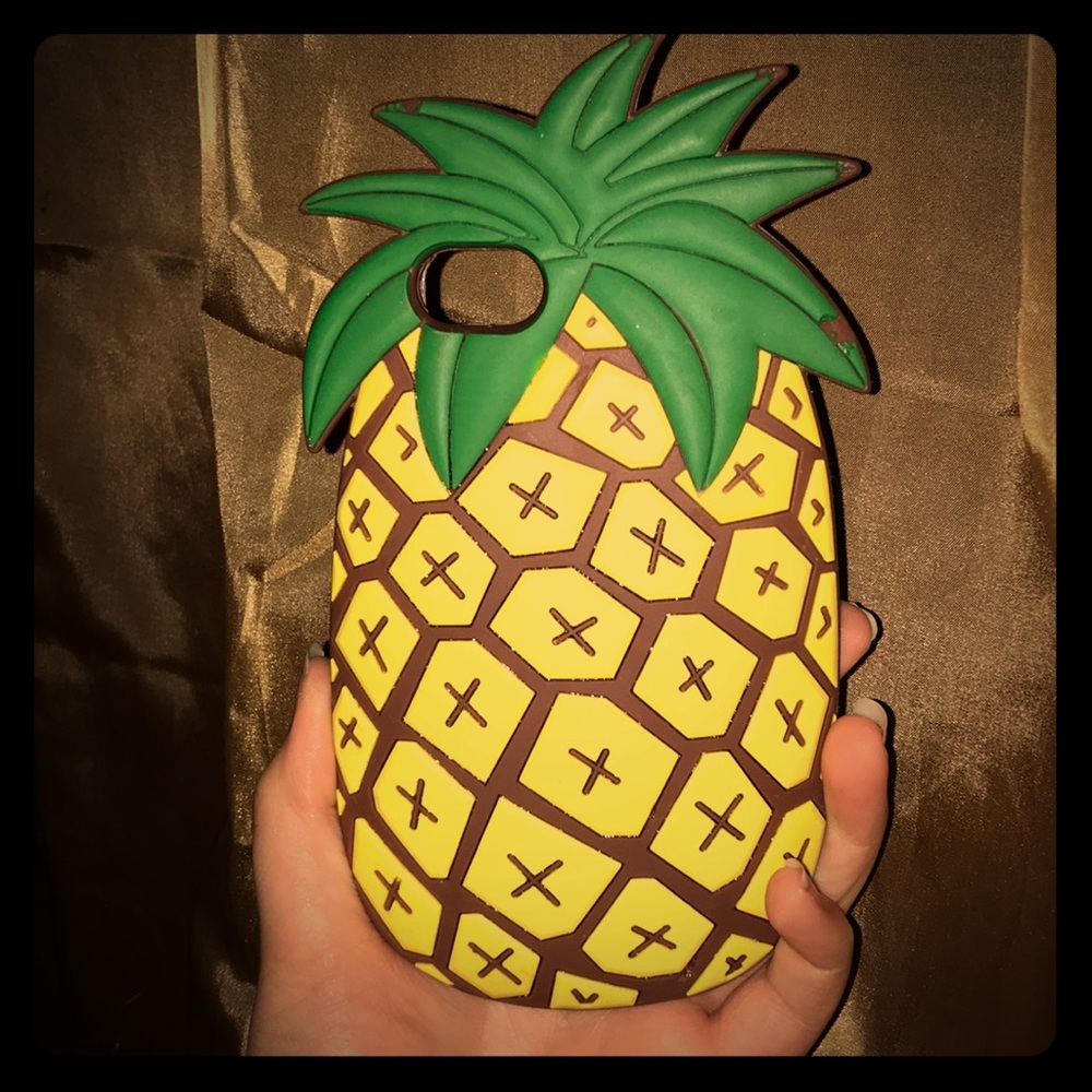 Silicone Pineapple Phone case  NEVER USED